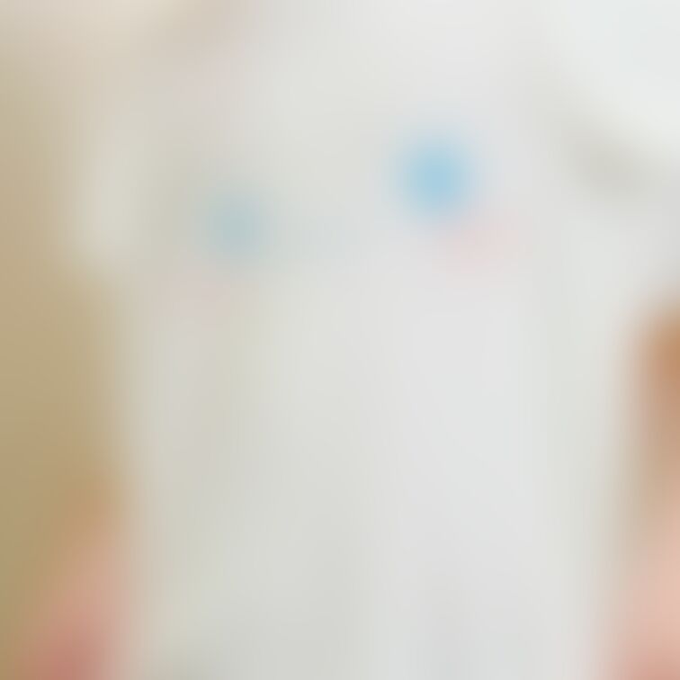 シナモロールのロンTを着てはしゃいでいる、ぱんつちゃんです(o^^o)
