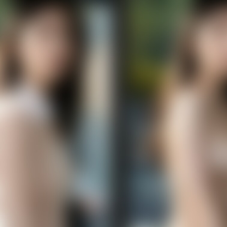 着衣と脱衣を並べた画像です。画像№869