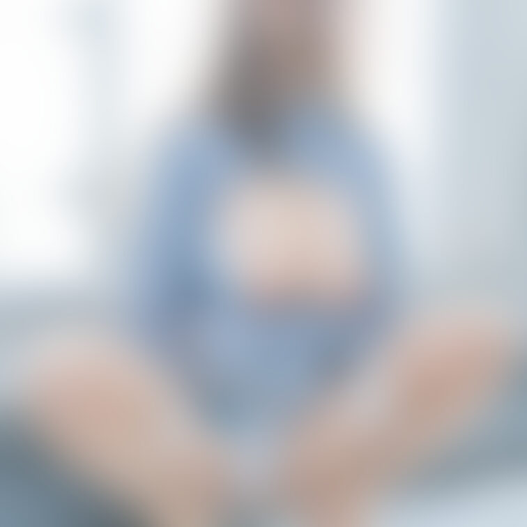 胸元の開いたニットからおっぱい💗