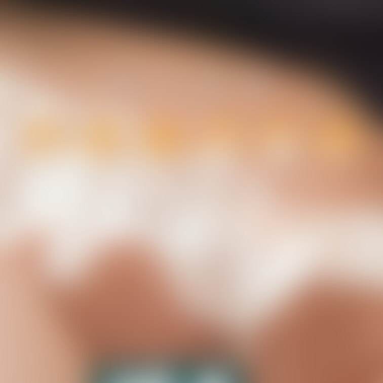 投稿していた玉パン自撮り写真をギガ便でDLできるようにしました！手元でじっくりと玉パンの自撮りを味わいたい！迫力をかみし