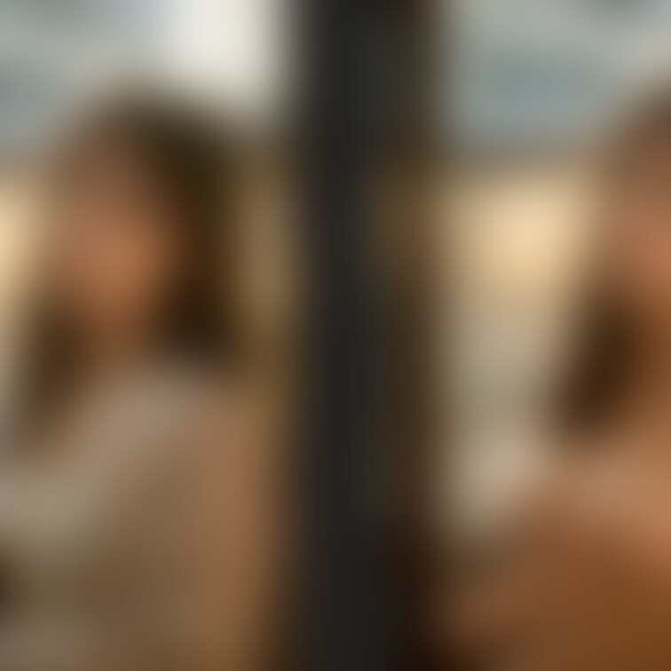 着衣と脱衣を並べた画像です。画像№356