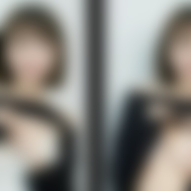 着衣と脱衣を並べた画像です。画像№965
