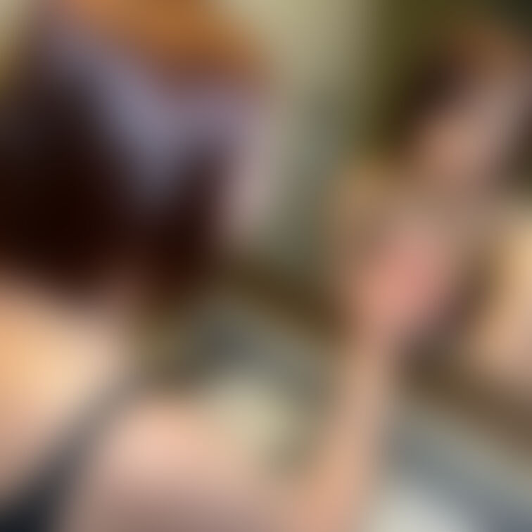 鏡越しに