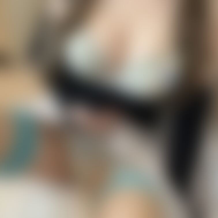 今日もお仕事がんばってね💗
お○○○さんのセクシー下着姿の自撮り見せつけ💗