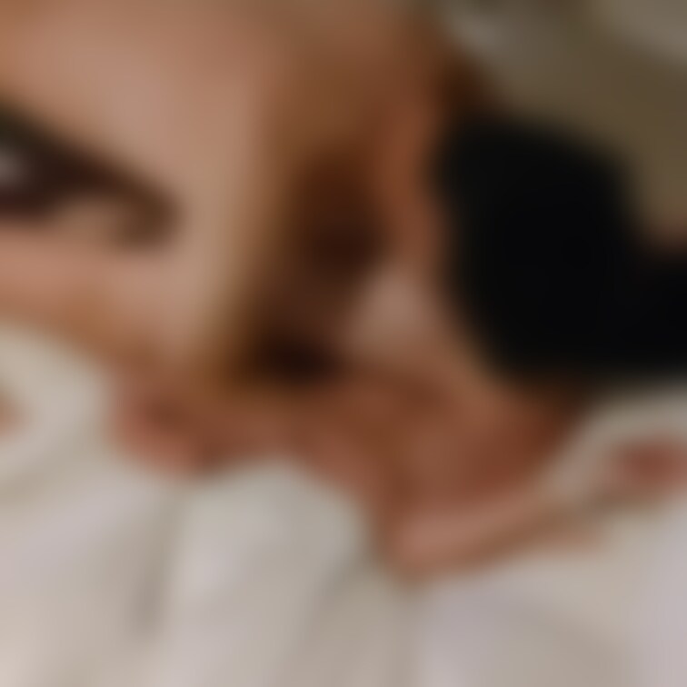 Twitter未公開動画

初めて寝取られたときの動画です。

ヨシ以外とはエッチしない！ってゆーアキを説得し初