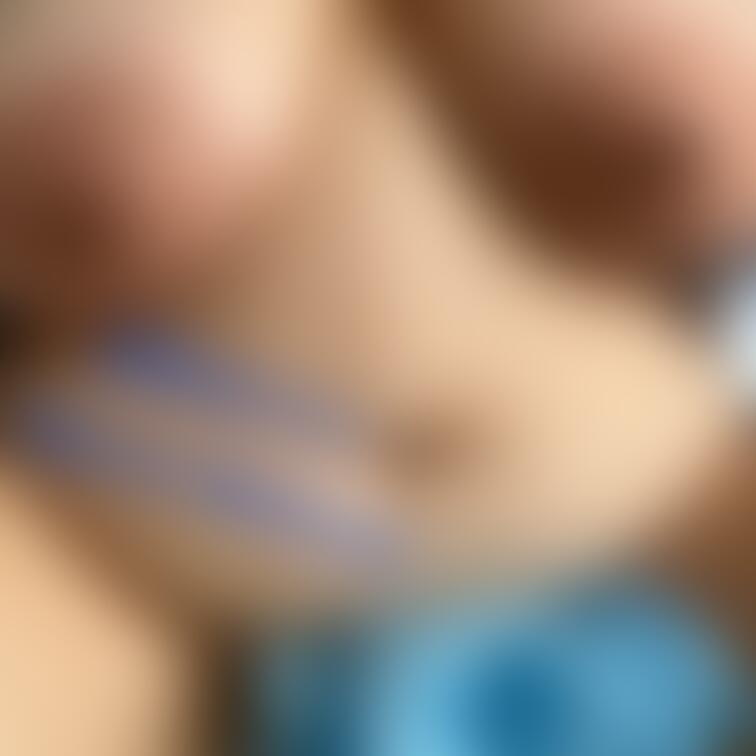 巨乳見て、今日も頑張ろう!!
Get energy from my big boobs!!