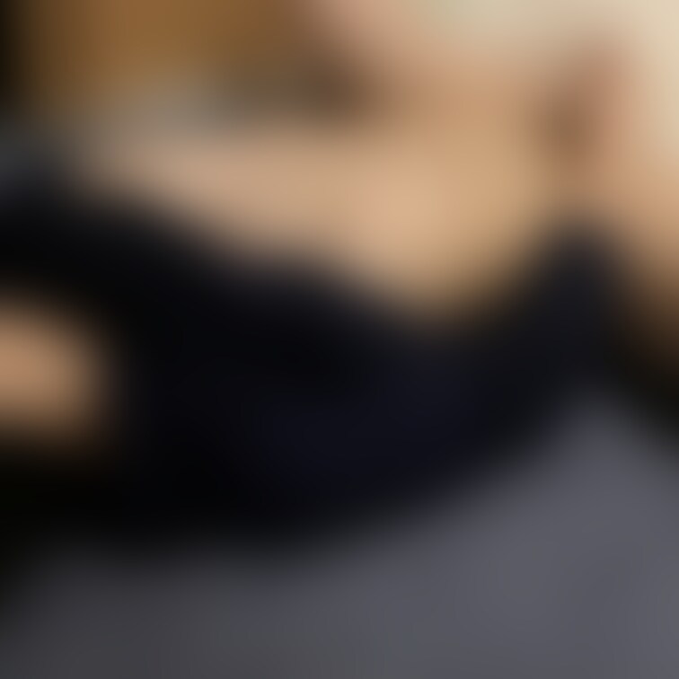 彼のお風呂中にオナニーしてたら、上がってくるの早くて見られちゃった❣️

このときのオナニー動画も後日載せますね(*