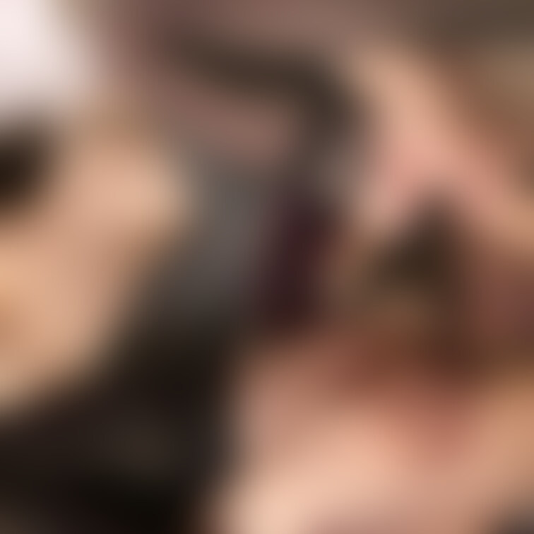 こんなにもいやらしいおまんこですけど…🥺💦
舐めたいですか？
京香のなまおまんこ味わって欲しいな💕