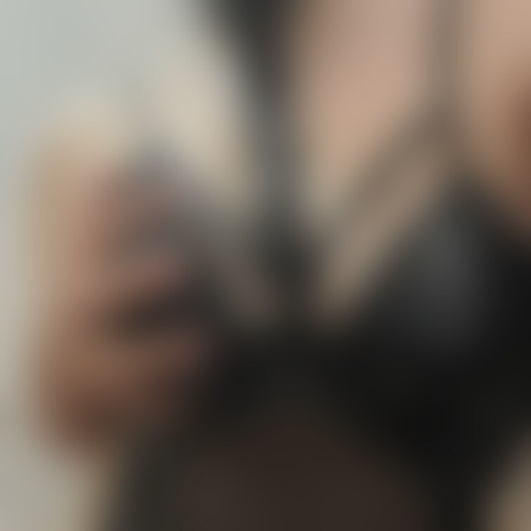 エナメルコス♡
少し脱いで…おっぱい見えてあげるね♡