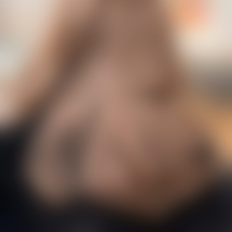 ショップ店員さん3○歳
セクシーな髪ですね☺️