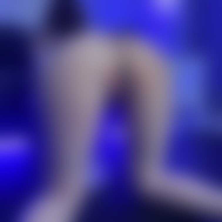 つやつやの穴空きノーパンストッキングで四つん這いちん媚び😖❤️

💋直接連絡先を交換して私を肉便器に育てて頂けるご主