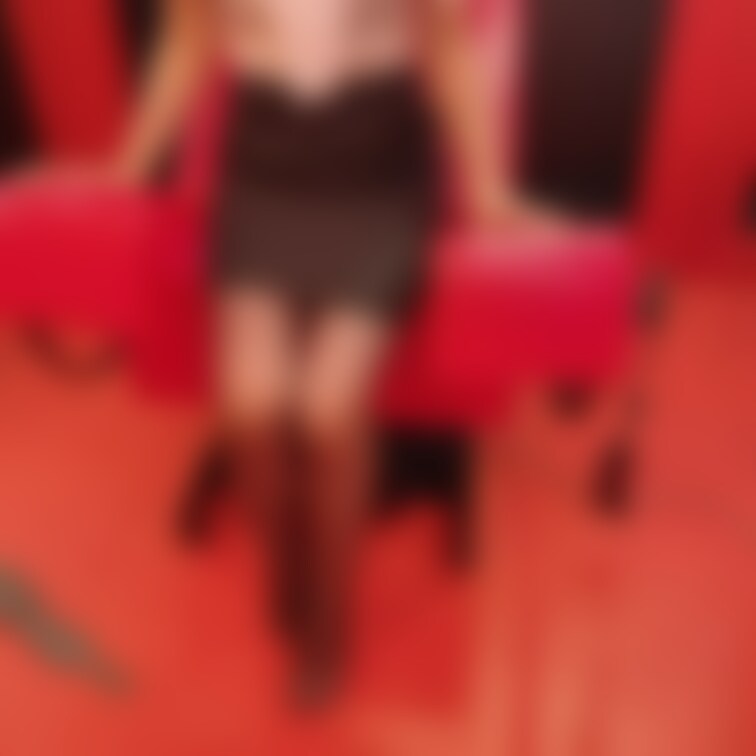 ドキドキのSMチェア😵自分で自ら座って脚を台に乗せて広げるように言われました💦
こうやって書いてるだけで思い出してきて