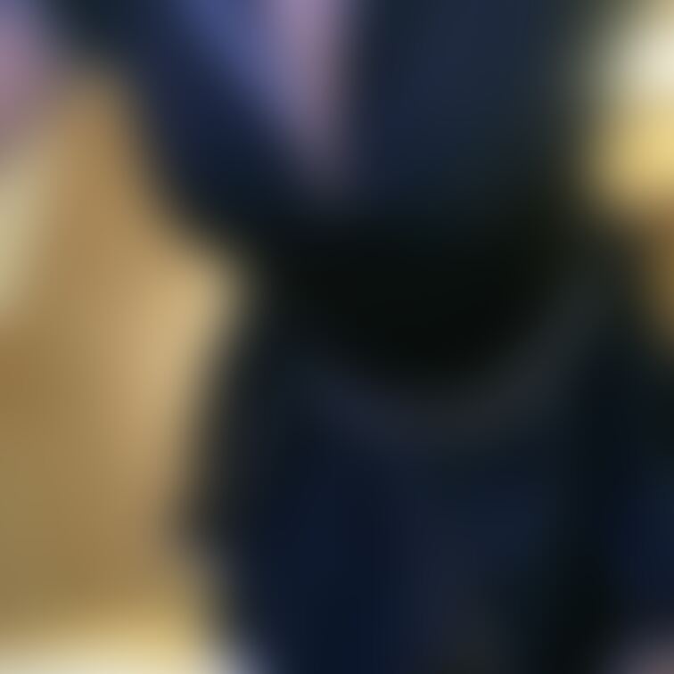 黒○○○　
ぱっつんぱっつん　