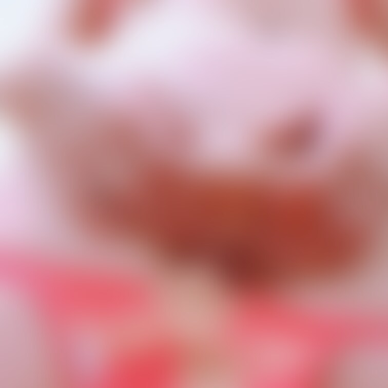 昨日はお爺ちゃんとお客様に中出しされて帰りました
帰った後に体内から垂れ流れるミルクをご主人様にご報告した写真です
