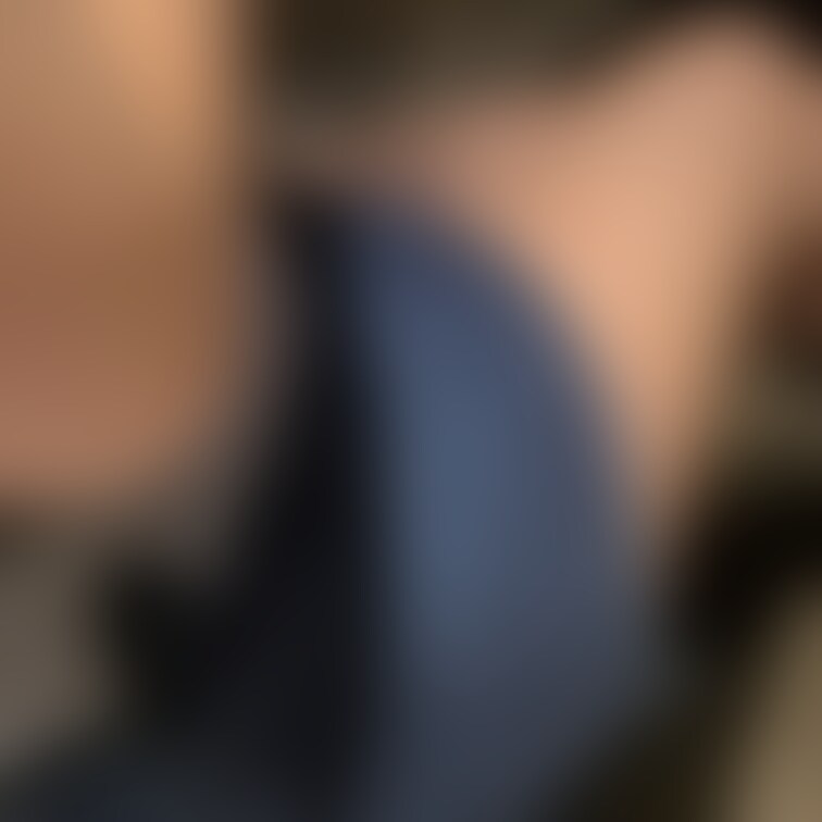 デニムにミニスカートから除く真っ白綿パンのパンチラもいいですね。おすそわけです('ω')ノ