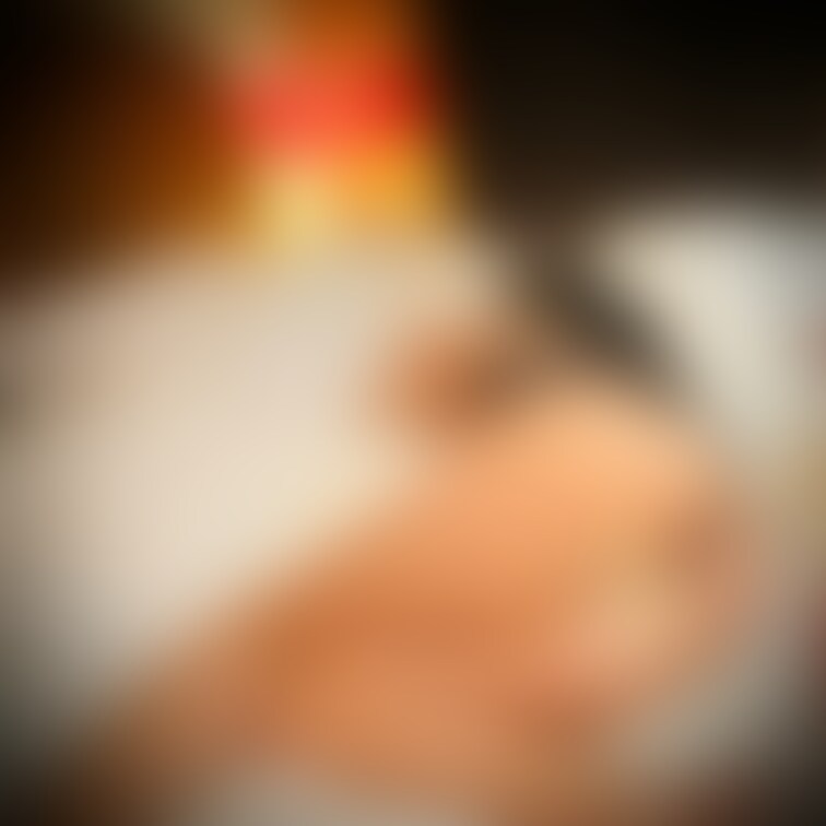 Meiです💕
丸出しで寝ちゃった笑
恥ずかしい💦
けど見てほしいな💓