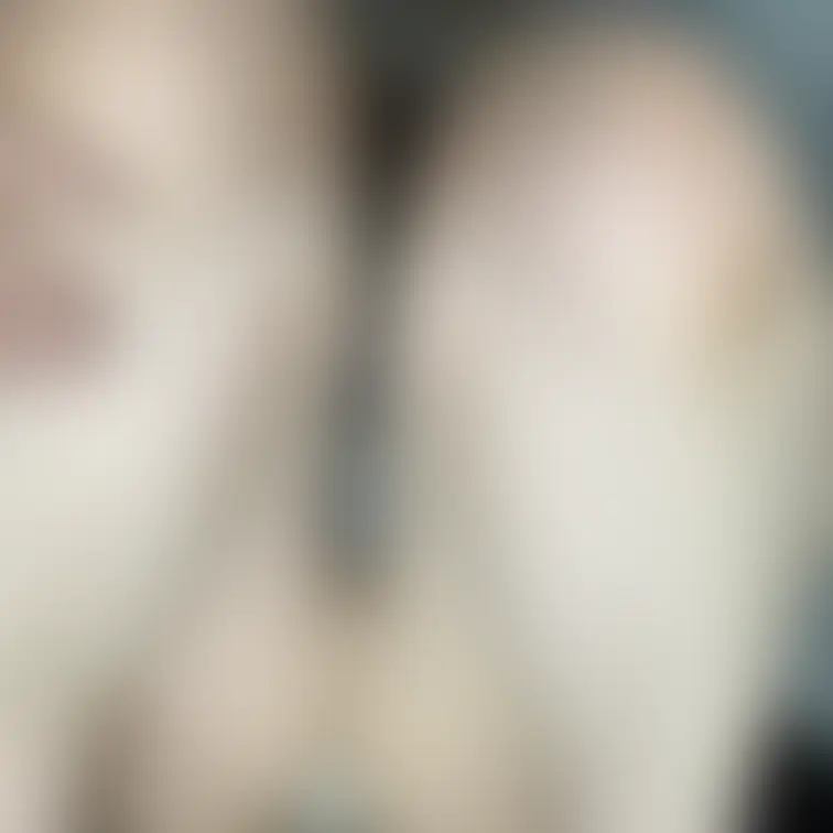 夜帰ってくると
ついこんな格好で横になっちゃう〜💦💦
もしかして。。。
脚あげて襲いたくなっちゃう⁉️🤭💕