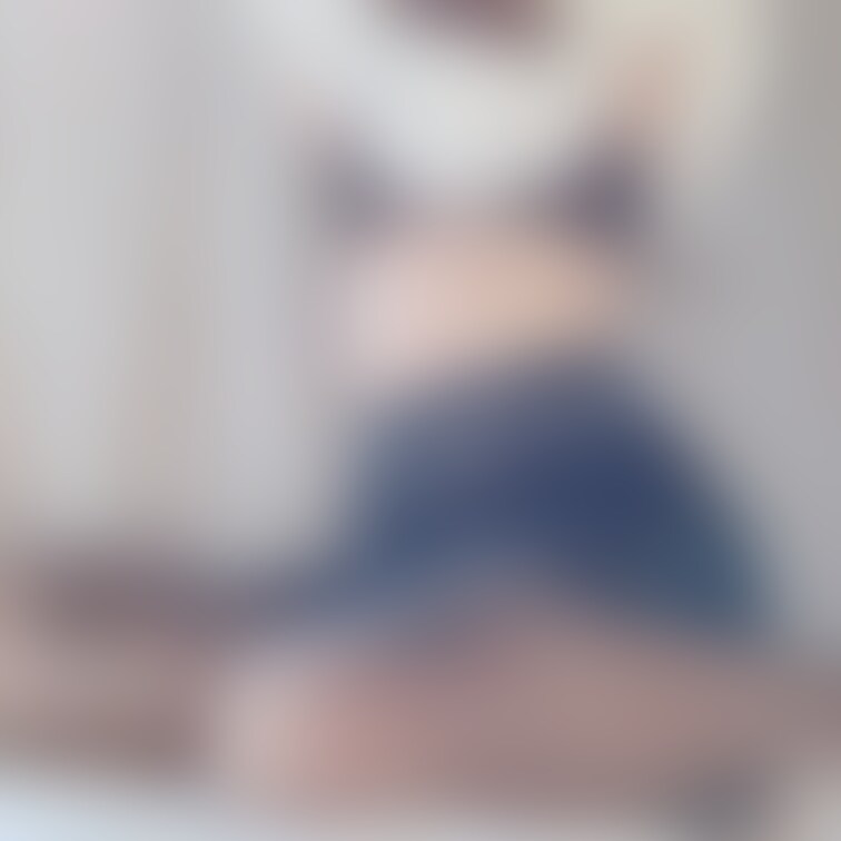 帰宅したOL
Twitterでは見れないスカートの中身も💓