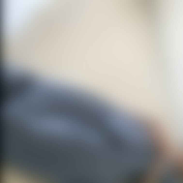 足を広げされされておまんこの観察やお汁の採取をされたいなぁと思っています。