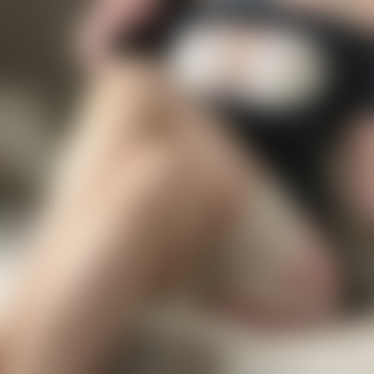 ワンピースの着方はわからなかったよ🥺🌀

ぷっくり乳首も見逃さずに🤍
後ろから入れたくなる？