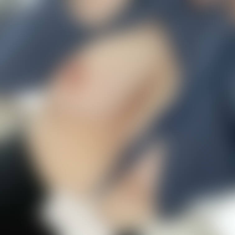 【久しぶりに会社でちくびまでまる出しに…】

雨の日って、何だか悶々とします…
私だけでしょうか？

これから