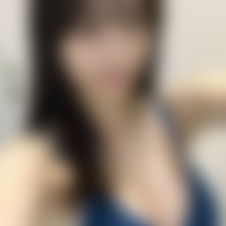 友達の家で飲み会〜🍺
こそっと自撮りしちゃった😂
自撮り見られるのって恥ずかしいよね🫣💓