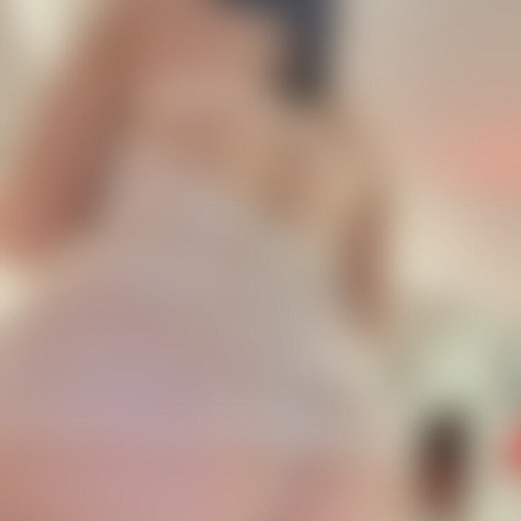 後ろからこっそり見たら
こんな感じかな☺️💕
面積少ない下着だから
ドキドキしちゃうね!