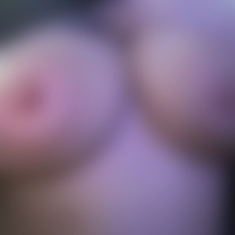 今日は投稿日じゃないのですが生理前のおっぱいがパンパンだったので見て欲しくて…///アイファンカメラでドアップだからちょ