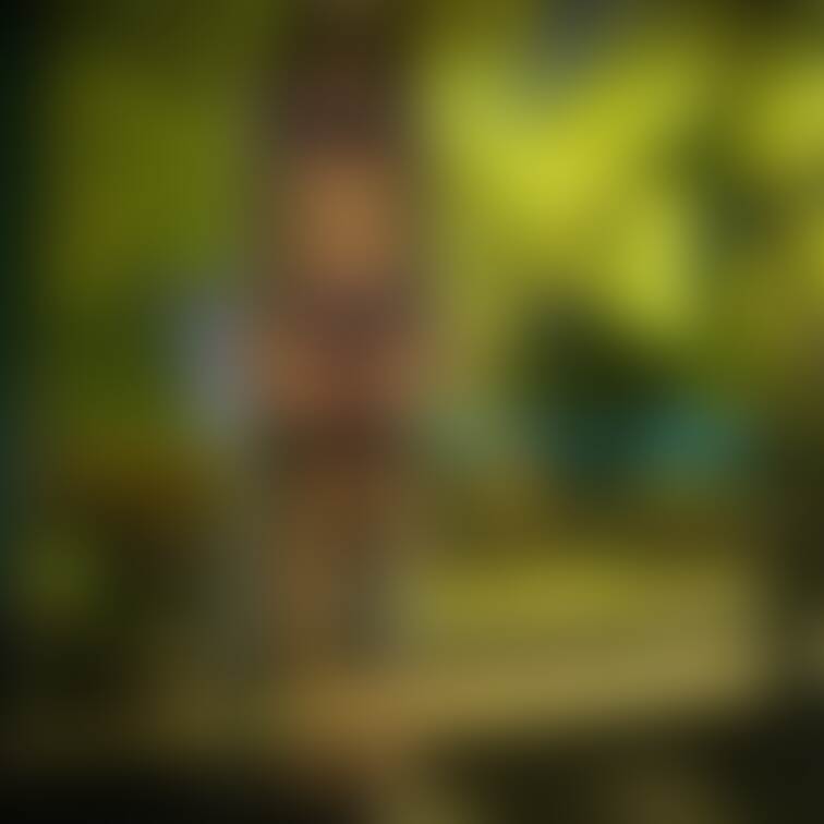 過去の削除写真の再投稿です。(2023年6月投稿)
夜の公園で・・・