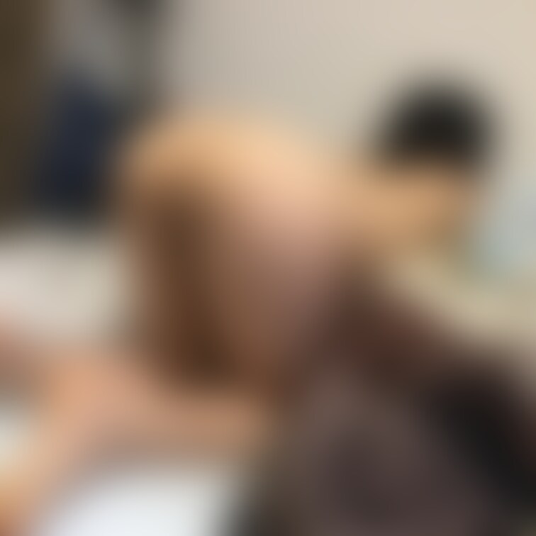 ただの普段の全裸嫁です。
この姿、アングル、たまりません。。
