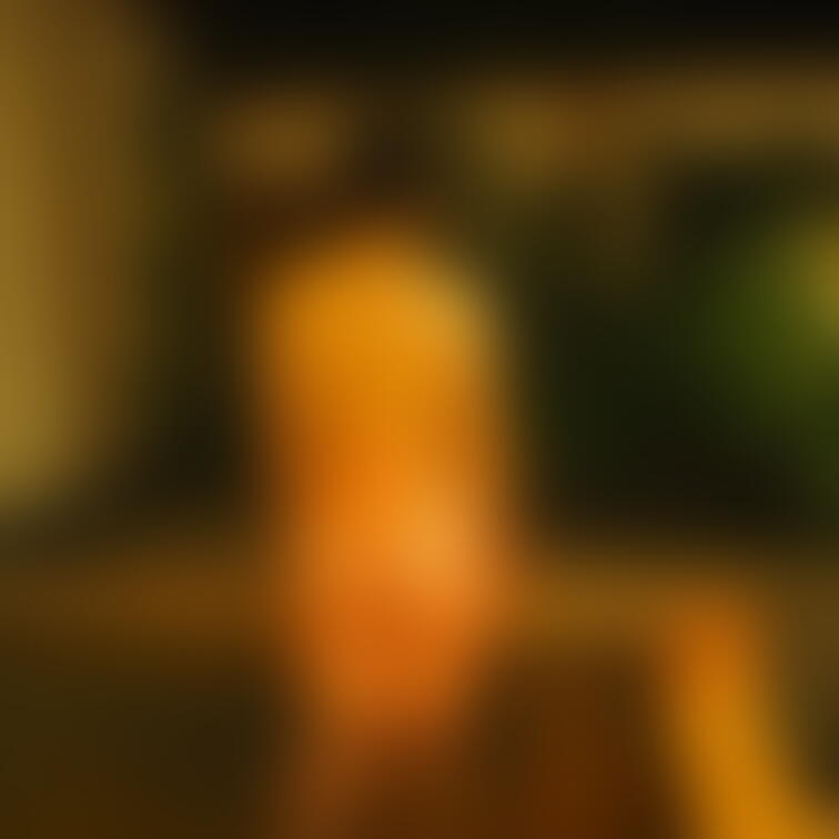 弥生さん。知り合って1年半たったころの伊豆の温泉でのヌード画像です。今月、みずきさんと共演。「全裸ツイスター」などの動画