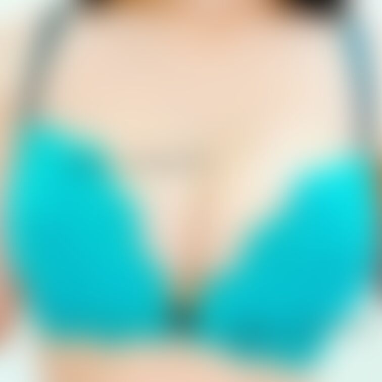 ブラは前ホックなんだ🥰

