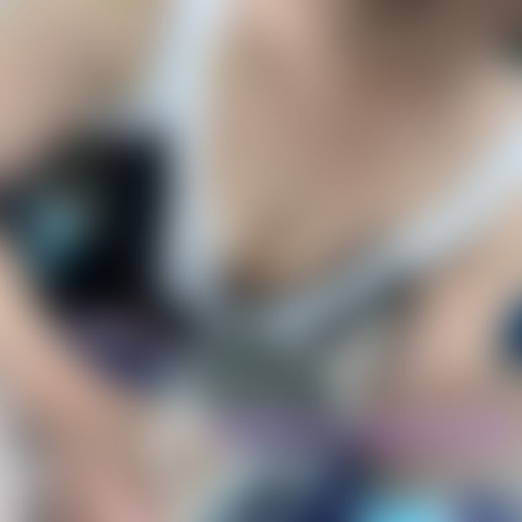 最近はアートな写真ばかりで、、、エロさがたらないですね。。
でも、そろそろNTRしたいなあ🤔

複数や、童貞さんと
