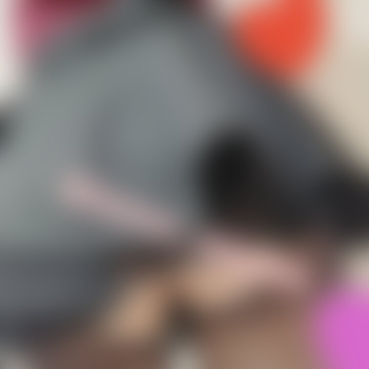 めちゃくちゃ短いスカート(インナーぱんつなし)を見つけたので履いてみましたが、はみ出しちゃいそうです(〃ω〃)