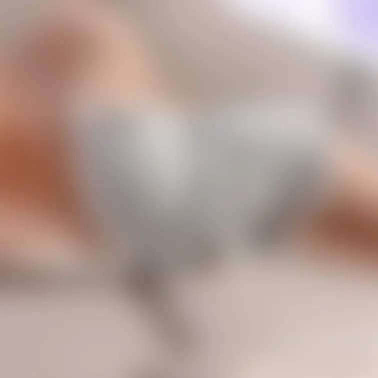 部屋着です⋆✦
ちっぱいだけど胸元が開いた服が好き！
自称骨格ストレートは首元胸元すっきりした服がしっくり来るから着
