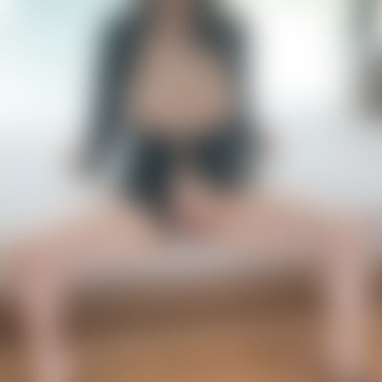episode 9-4. 

朝ご飯行く用意するはずが なぜかまた裸に…  