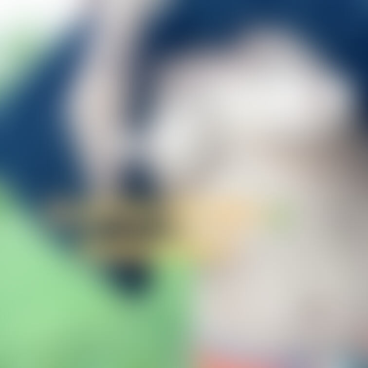 😍Smileぷらん😍

今日は家からノーブラ出社❣️
ダボダボサイズの黒シャツだから、屈んだらおっぱい丸見えなっち