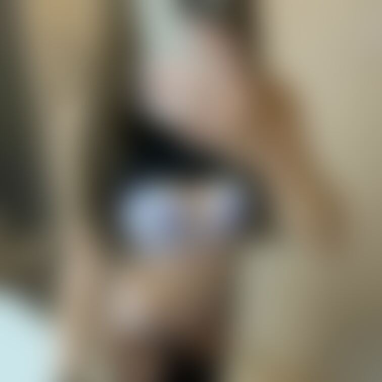 今日の下着でぽ○○○んとしちゃった💓
この時の内緒の状況💓撮影してたらムラムラしてしまい、立ったまま激しく大好きなクリ