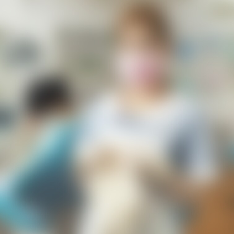 【オムツデンタルクリニック】
お漏らししちゃうといけないからオムツ履こうね