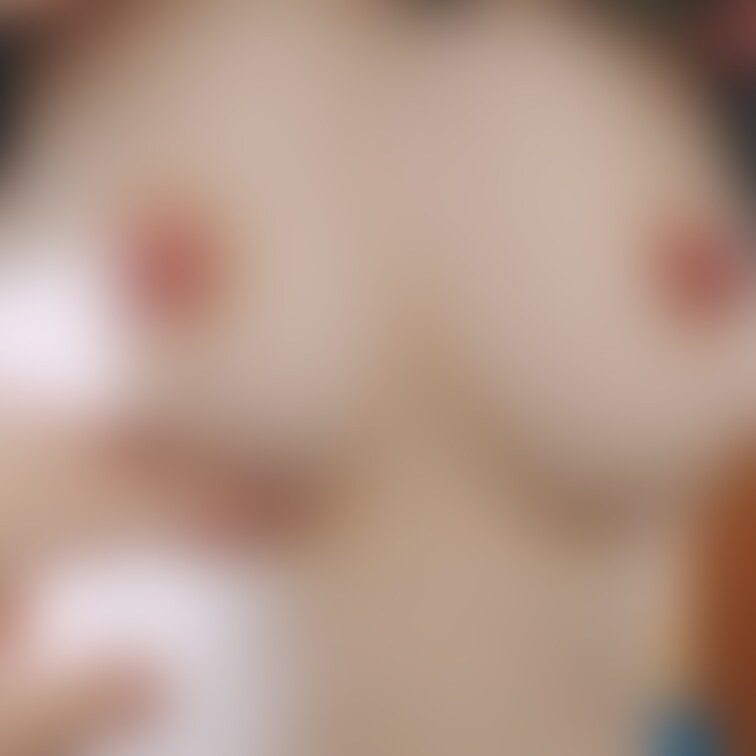 妻のGカップおっぱいです
年の割に綺麗な乳首ですよ☺
乳首が丸見え画像は妻を応援プランにありますので良かったらどうぞ