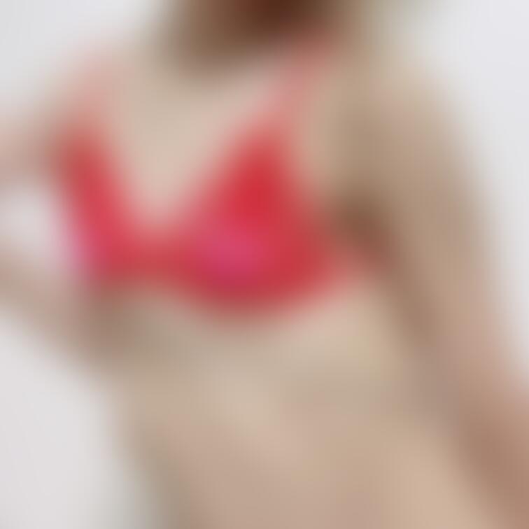 おはようございます💓
スポブラだけじゃなく、
こういうのもしっかり好き🫢💕

沢山撮ってあるけど編集間に合わず🥺