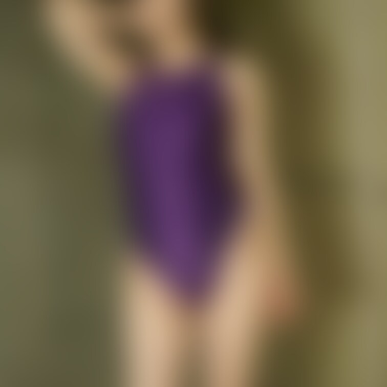 各種販売サイトにて新作としてリリースされた『ハイレグの女神・桜　競泳水着写真集』より、収録から外れた没ショットを、特別に