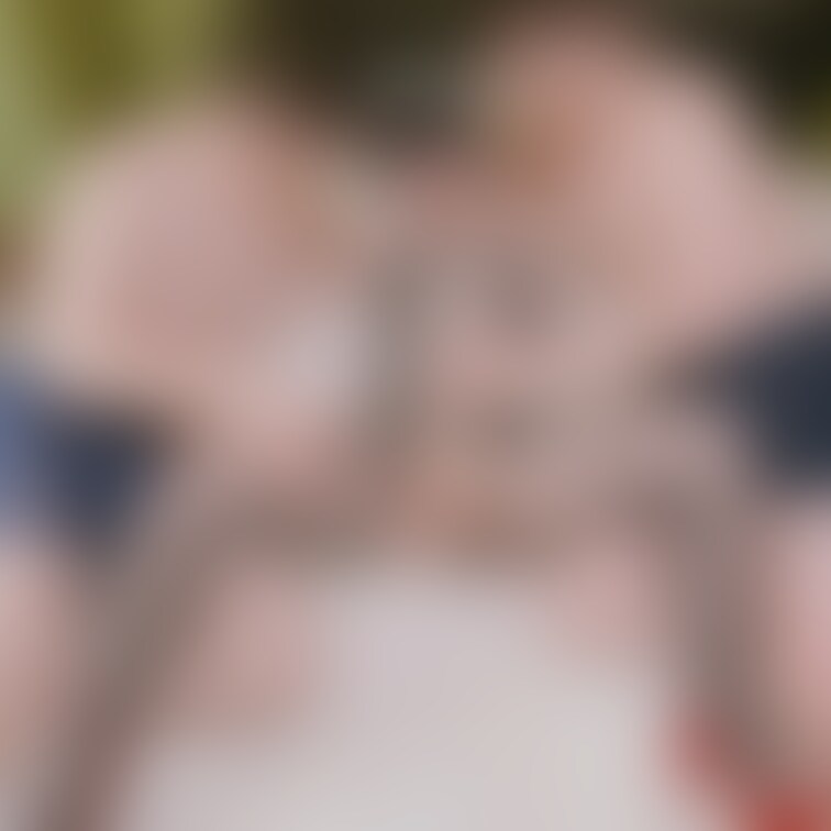 すぐハメられる格好で...💓
触れられてすらないのに
もうまんこ濡れてる。

《いいね♡》が活動の励みになります