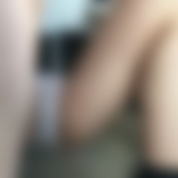 パンティが露わになったので、視○○○中です。
若い子のパンティです💡

ちなみにマッチングアプリで出会いました…
