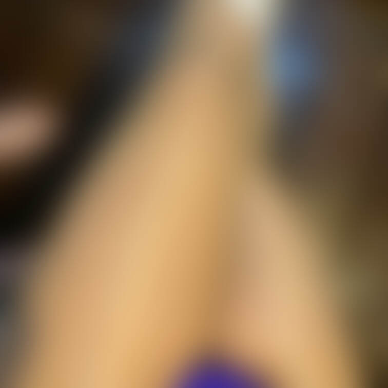 光沢パンストの極太ふともも写真withヒョロM男