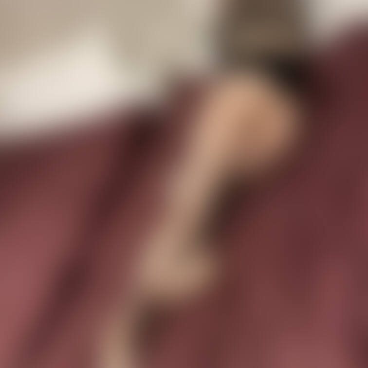 ゆる飲み会🍻
飲み会の時にコスプレ的なの着て飲むの好き🫶
網タイツ珍しい！