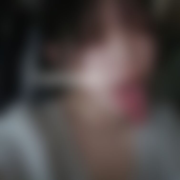舌出し自撮り