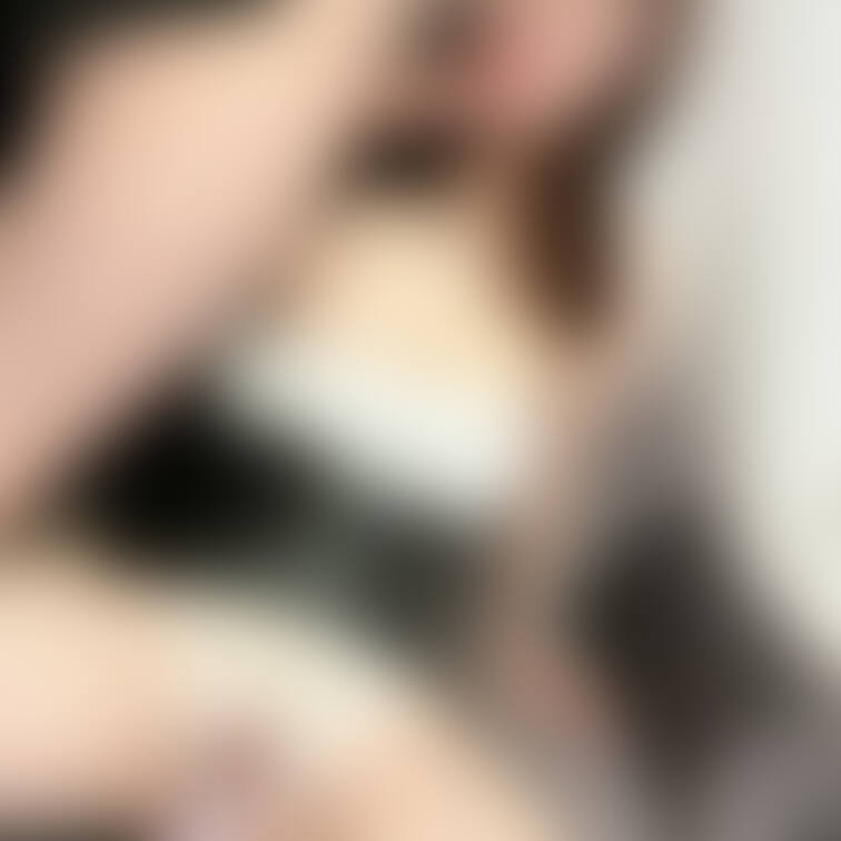 Xの続きです❤️露出お散歩で知り合ったおじさんの他人棒しゃぶりながらピストンマシンでずぽずぽされちゃいました😖❤️