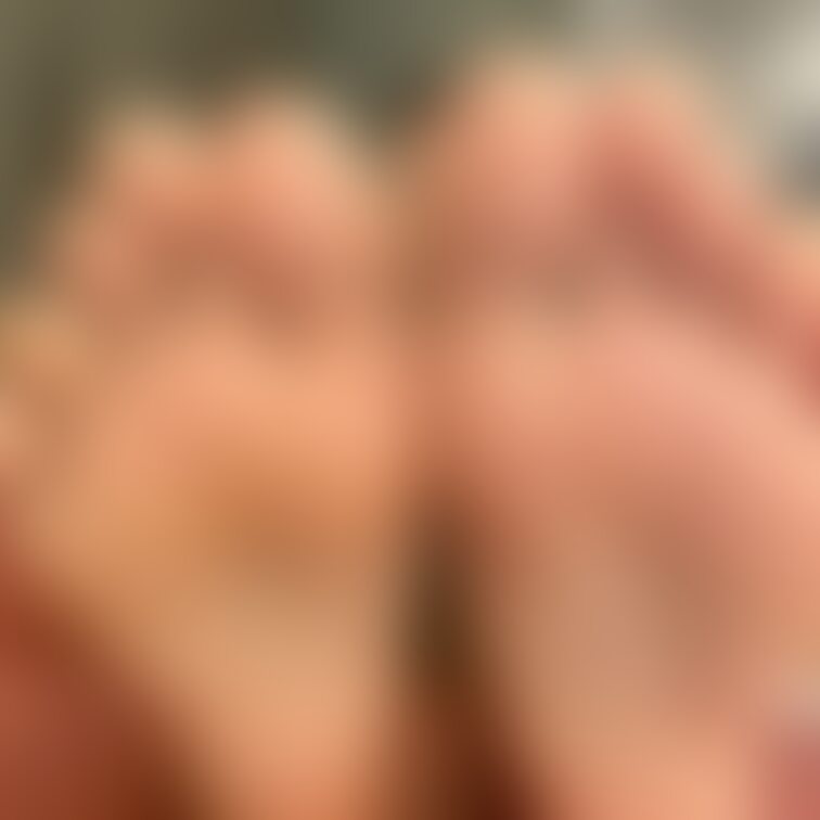 あやか/24歳/看護師💉 ②
 
 足のサイズ：23.5cm