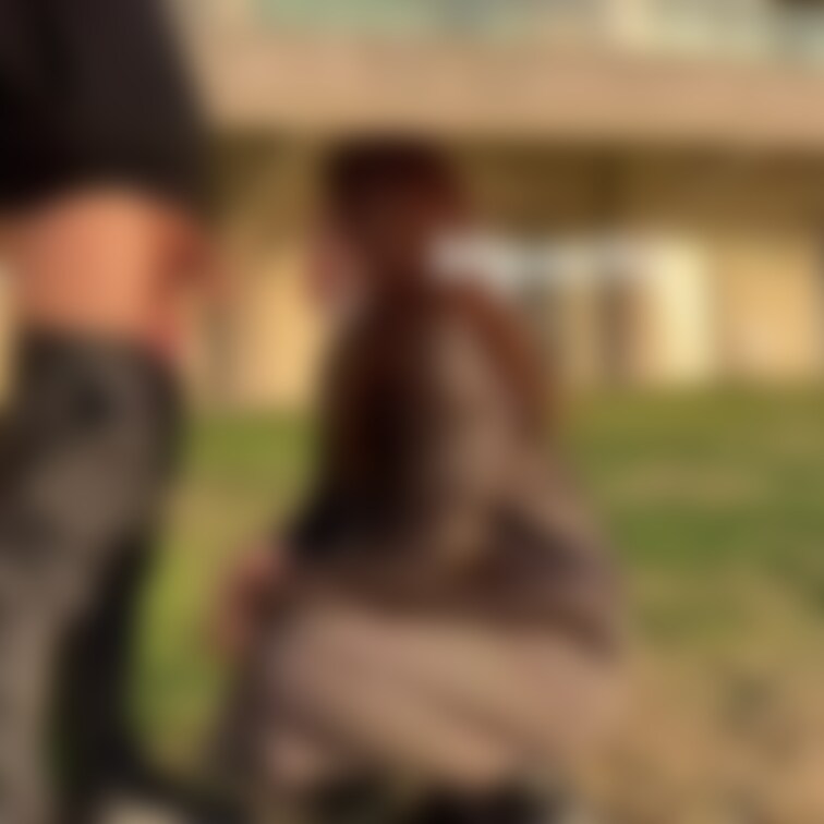 外でペロペロ動画💓
風の音がうるさいです💦
約3分30秒ほどの動画です✨